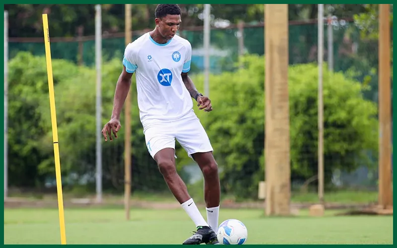 Tiền đạo cao nhất thế giới Kyle Hudlin V.League